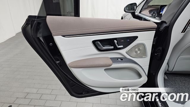 Mercedes-Benz EQS 2022 — photo 15