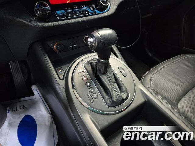 Kia Sportage 2011 — photo 8