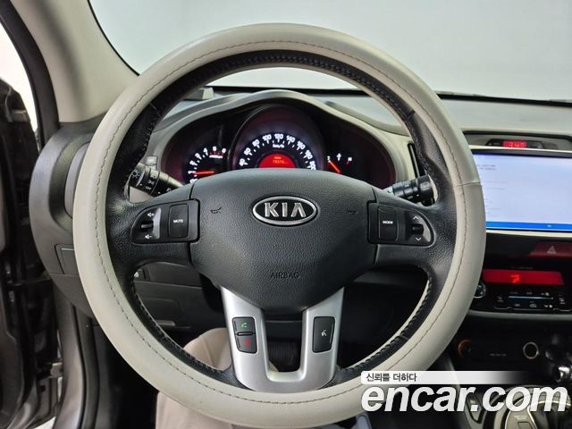 Kia Sportage 2011 — photo 9