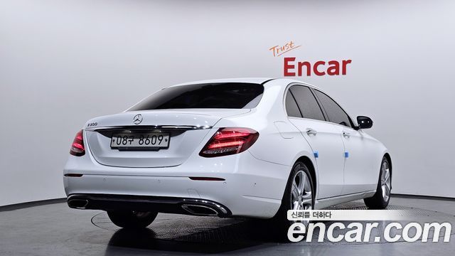 Mercedes-Benz E-Class 2017 — photo 2