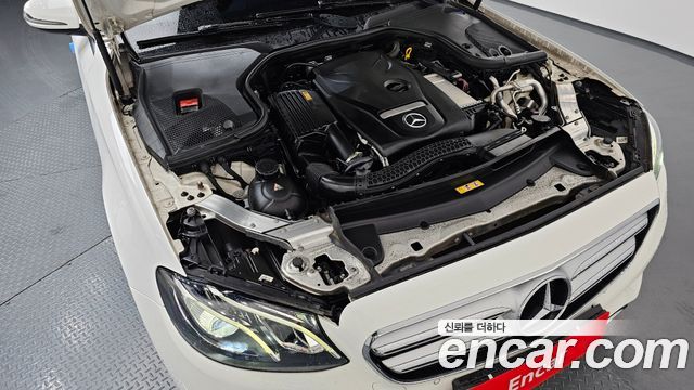 Mercedes-Benz E-Class 2017 — photo 6