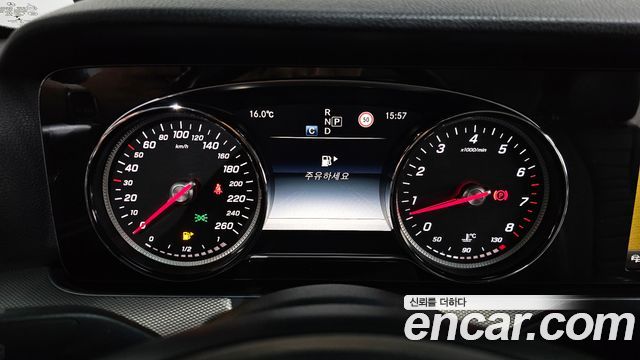Mercedes-Benz E-Class 2017 — photo 8
