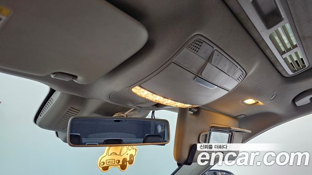 Mercedes-Benz E-Class 2017 — photo 16