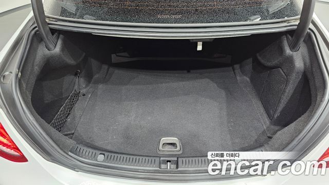 Mercedes-Benz E-Class 2017 — photo 17