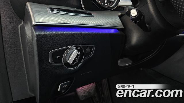 Mercedes-Benz E-Class 2017 — photo 20