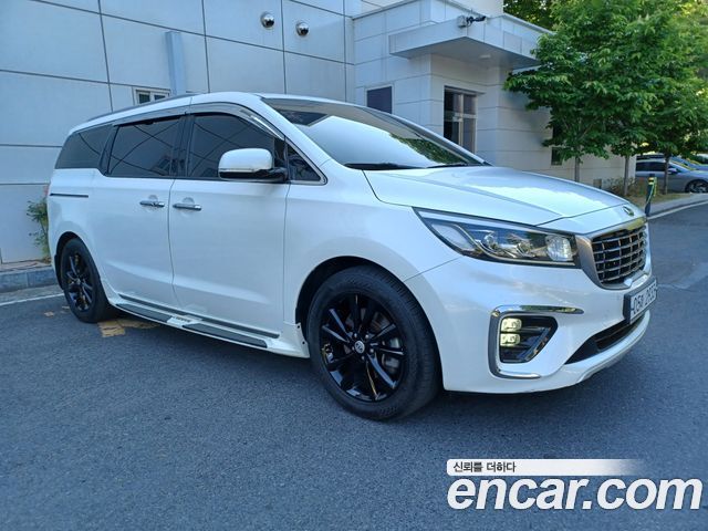 Kia Canival 2019 — photo 2