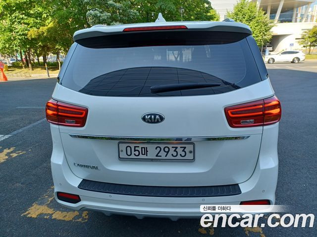 Kia Canival 2019 — photo 4