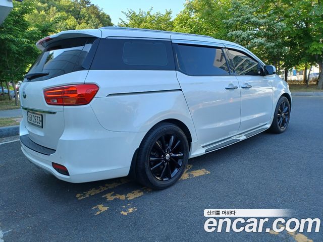Kia Canival 2019 — photo 5