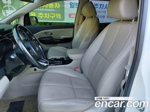 Kia Canival 2019 — photo 8