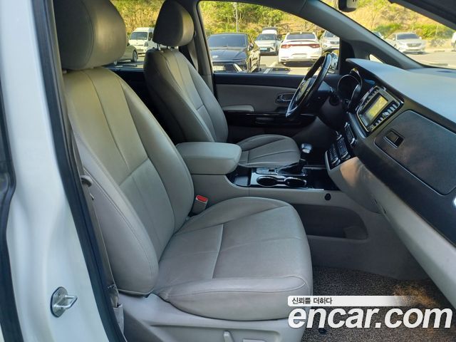 Kia Canival 2019 — photo 9