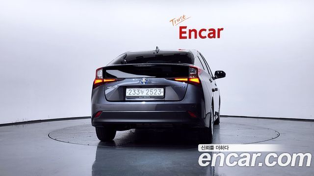 Toyota Prius 2019 — photo 4