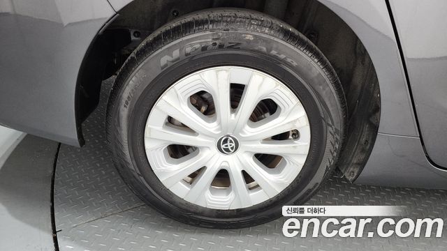 Toyota Prius 2019 — photo 5