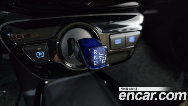 Toyota Prius 2019 — photo 9