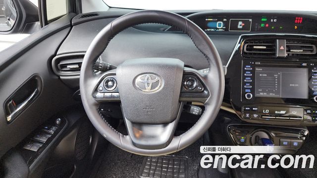 Toyota Prius 2019 — photo 15