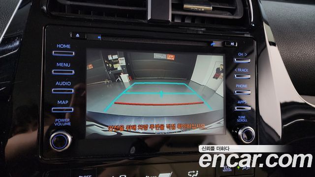 Toyota Prius 2019 — photo 16