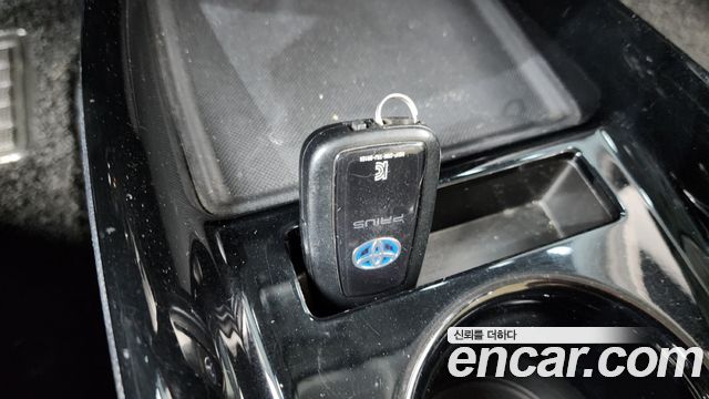 Toyota Prius 2019 — photo 17