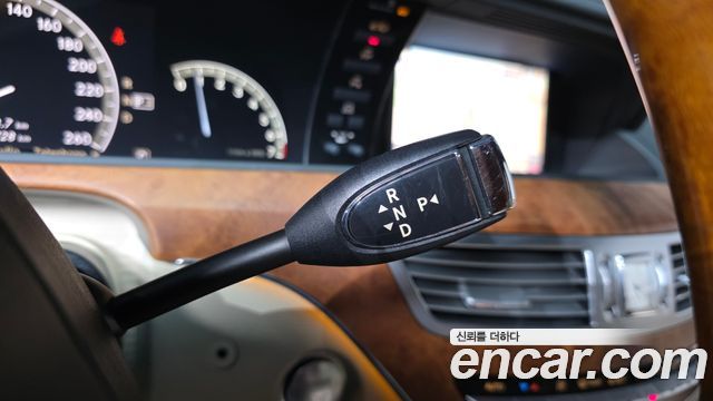 Mercedes-Benz S-Class 2007 — photo 9