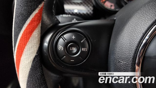 Mini Cooper 2015 — photo 17