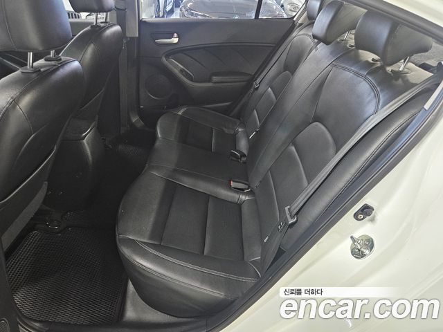 Kia K3 2013 — photo 9