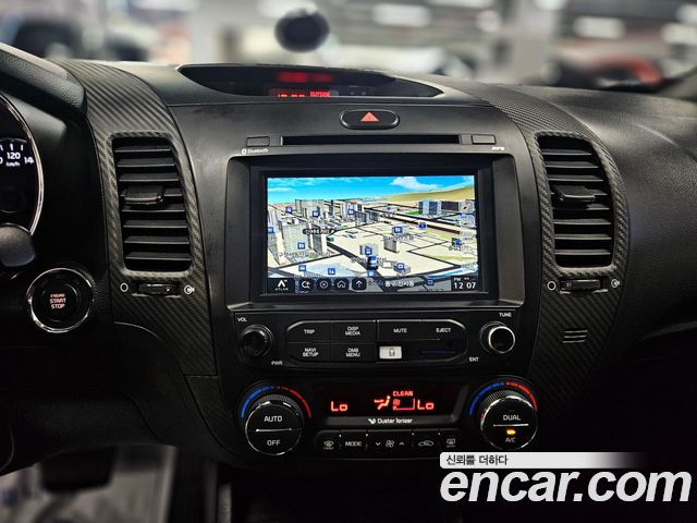 Kia K3 2013 — photo 14
