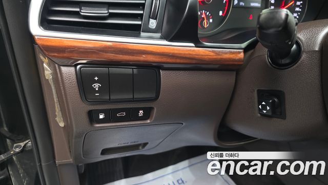Kia K7 2017 — photo 13