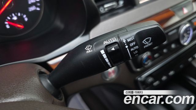 Kia K7 2017 — photo 15