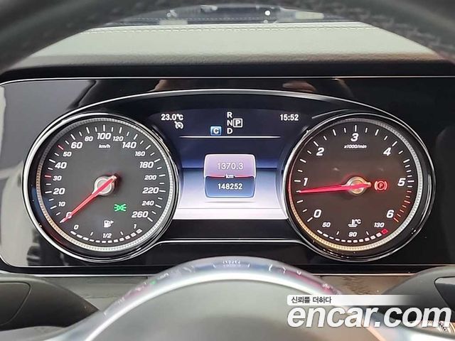 Mercedes-Benz E-Class 2019 — photo 8