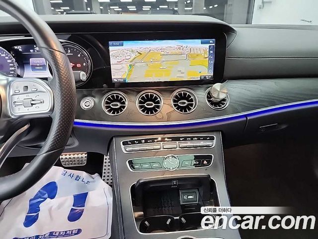Mercedes-Benz E-Class 2019 — photo 11