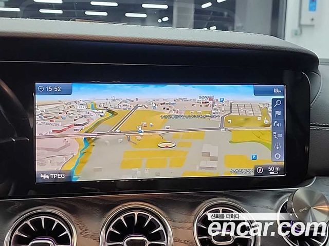Mercedes-Benz E-Class 2019 — photo 14
