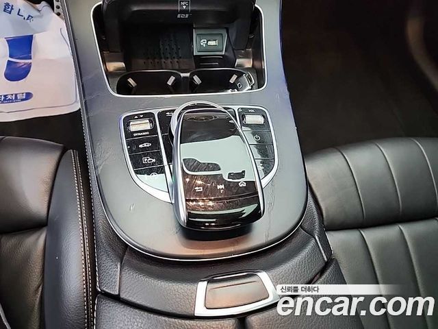 Mercedes-Benz E-Class 2019 — photo 16