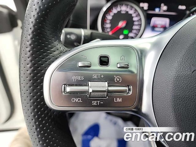 Mercedes-Benz E-Class 2019 — photo 18