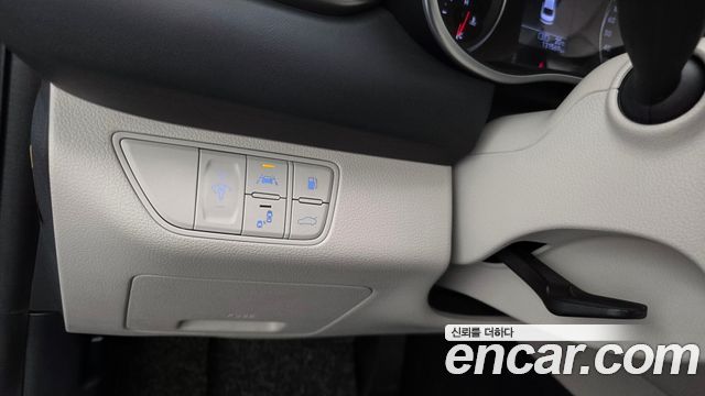 Genesis G70 2018 — photo 24
