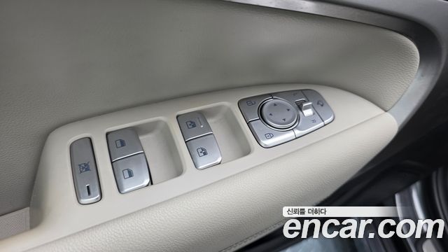 Genesis G70 2018 — photo 26