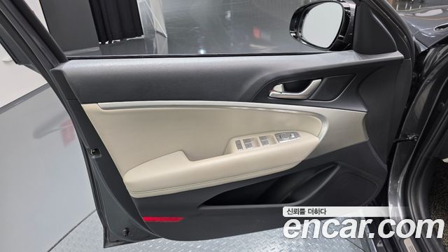Genesis G70 2018 — photo 14