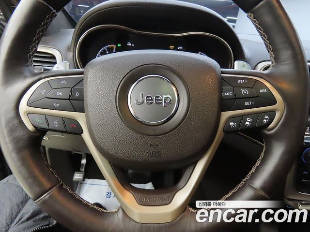 Jeep Cherokee 2016 — photo 12