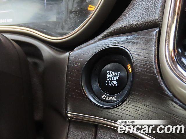 Jeep Cherokee 2016 — photo 13
