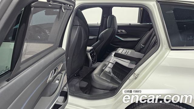 BMW 3-Series 2021 — photo 11