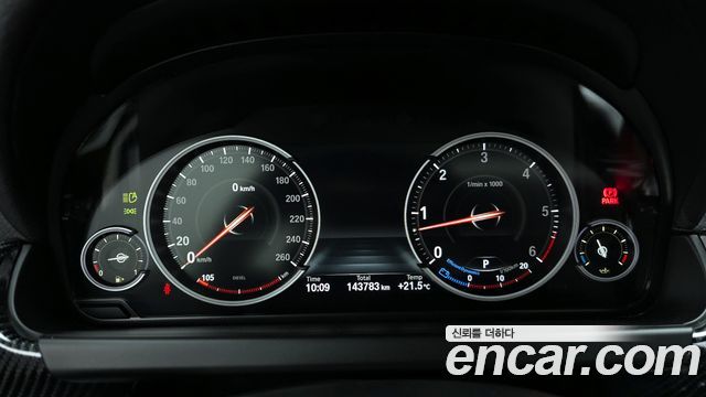 BMW 6-Series 2016 — photo 11