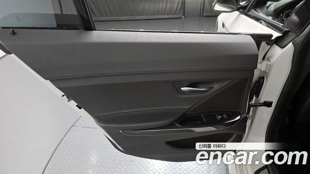 BMW 6-Series 2016 — photo 15