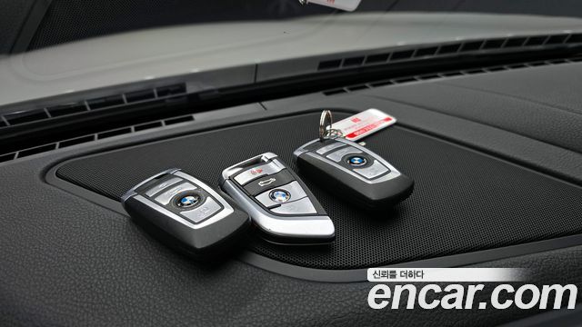 BMW 6-Series 2016 — photo 32
