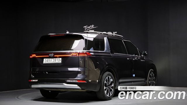 Kia Canival 2021 — photo 2