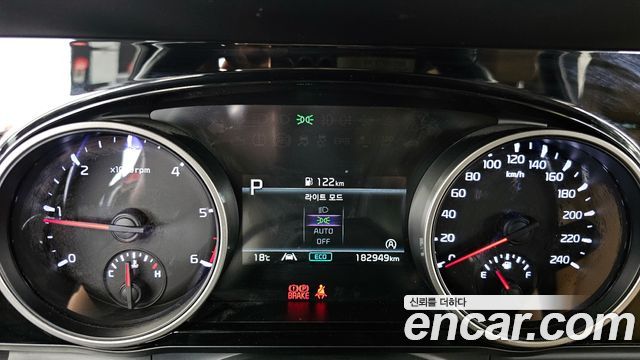 Kia Canival 2021 — photo 8
