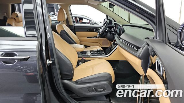 Kia Canival 2021 — photo 11