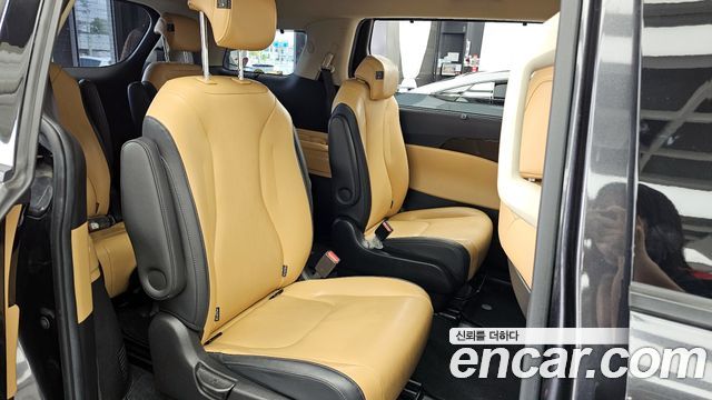 Kia Canival 2021 — photo 12
