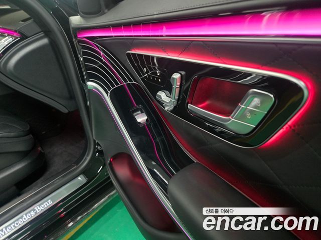 Mercedes-Benz S-Class 2024 — photo 11