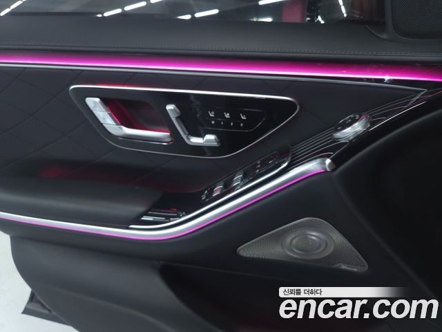 Mercedes-Benz S-Class 2024 — photo 19