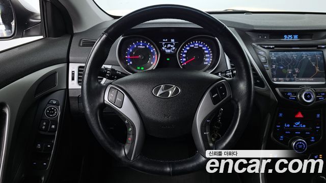 Hyundai AVANTE 2015 — photo 13
