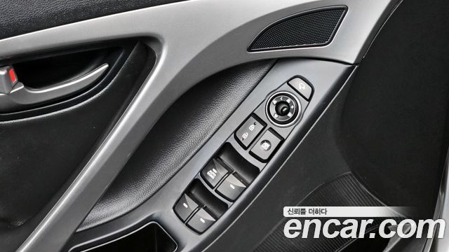 Hyundai AVANTE 2015 — photo 18