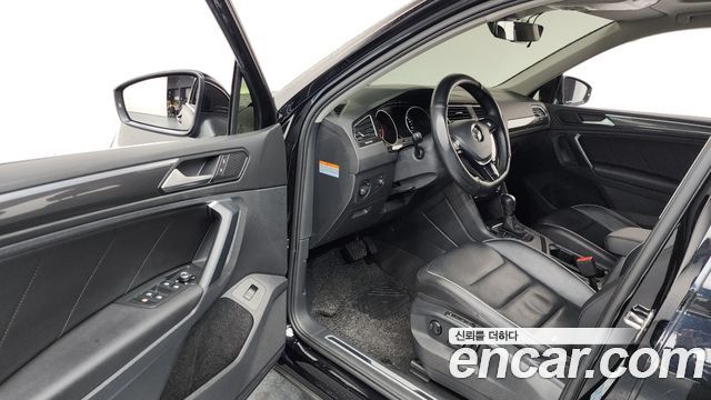 Volkswagen Tiguan 2020 — photo 13