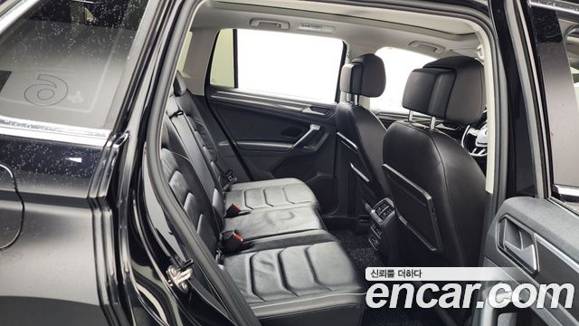 Volkswagen Tiguan 2020 — photo 17